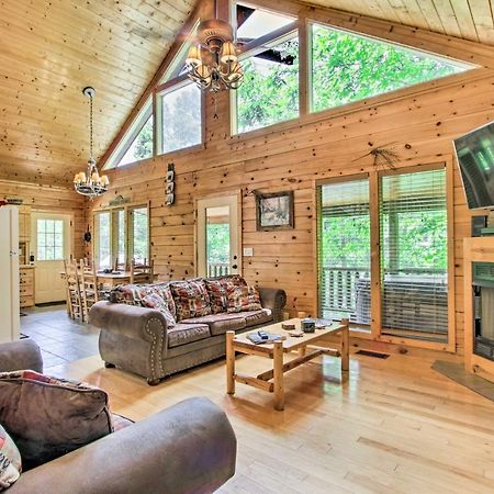 Cabin With Hot Tub And Deck About 12 Mi To Pigeon Forge! Sevierville Buitenkant foto