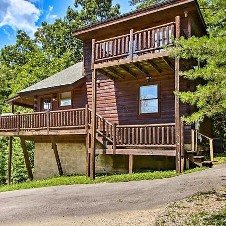 Cabin With Hot Tub And Deck About 12 Mi To Pigeon Forge! Sevierville Buitenkant foto