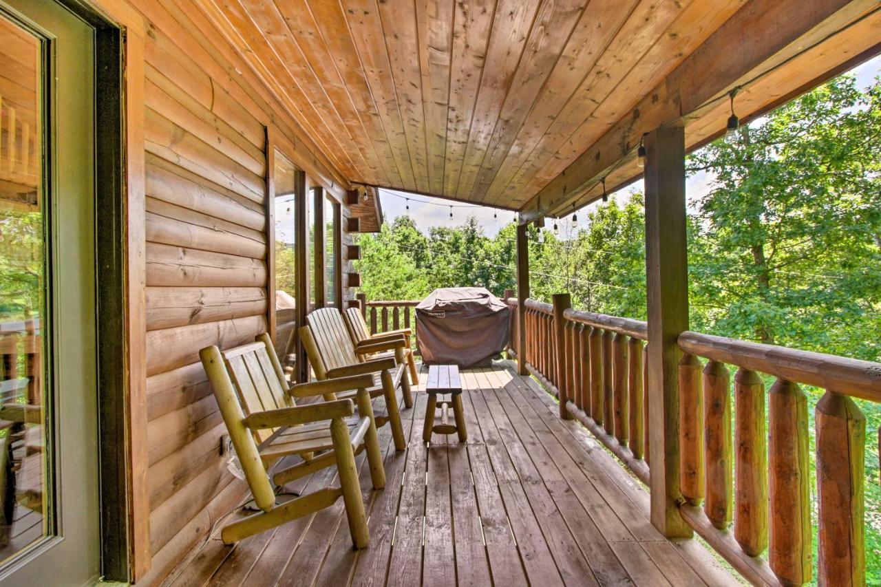 Cabin With Hot Tub And Deck About 12 Mi To Pigeon Forge! Sevierville Buitenkant foto