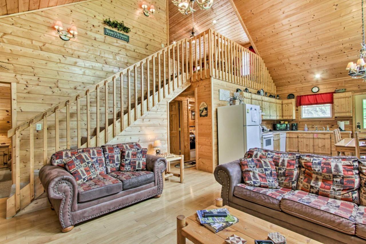 Cabin With Hot Tub And Deck About 12 Mi To Pigeon Forge! Sevierville Buitenkant foto