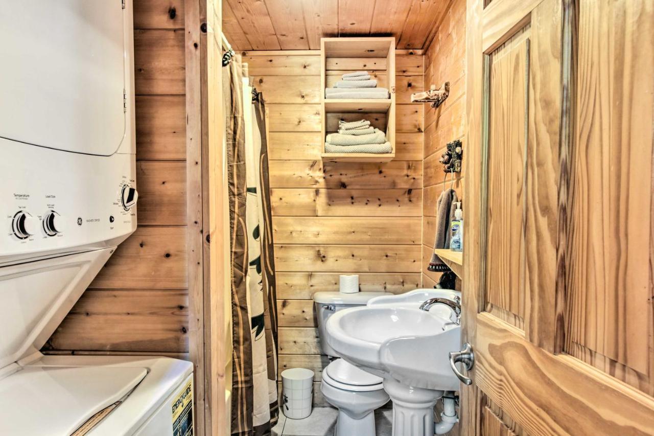 Cabin With Hot Tub And Deck About 12 Mi To Pigeon Forge! Sevierville Buitenkant foto