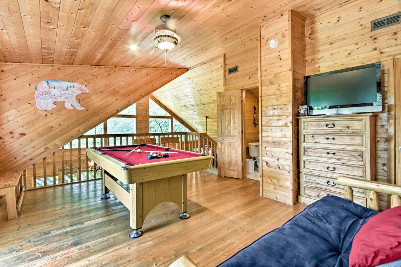 Cabin With Hot Tub And Deck About 12 Mi To Pigeon Forge! Sevierville Buitenkant foto