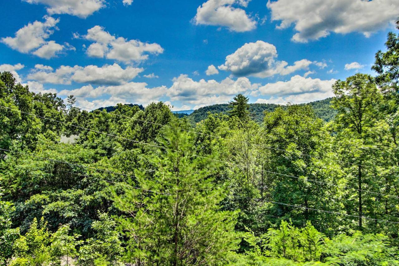 Cabin With Hot Tub And Deck About 12 Mi To Pigeon Forge! Sevierville Buitenkant foto