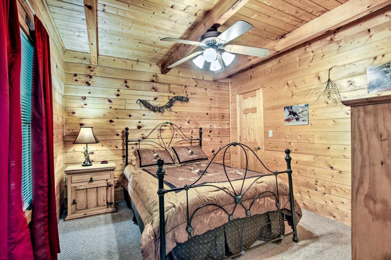 Cabin With Hot Tub And Deck About 12 Mi To Pigeon Forge! Sevierville Buitenkant foto