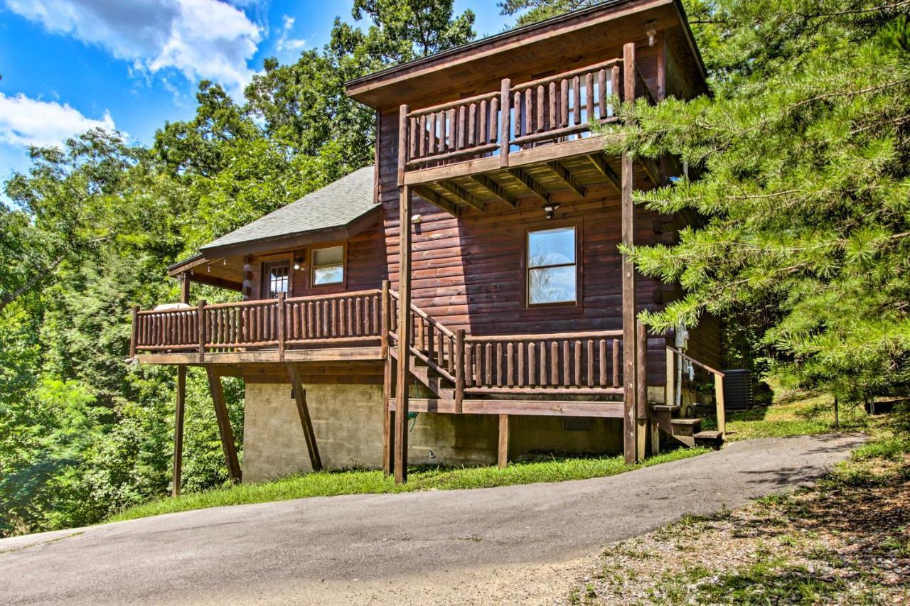 Cabin With Hot Tub And Deck About 12 Mi To Pigeon Forge! Sevierville Buitenkant foto