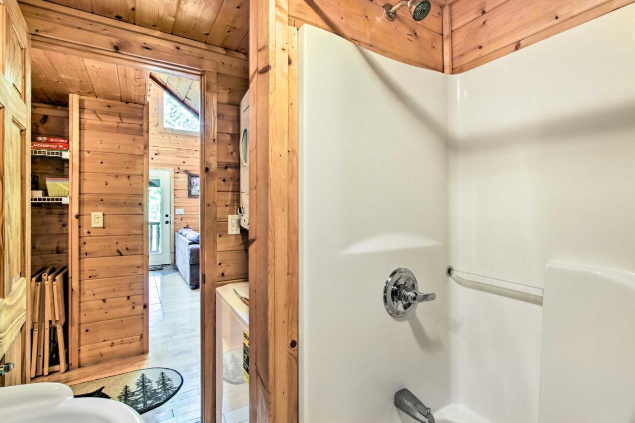 Cabin With Hot Tub And Deck About 12 Mi To Pigeon Forge! Sevierville Buitenkant foto